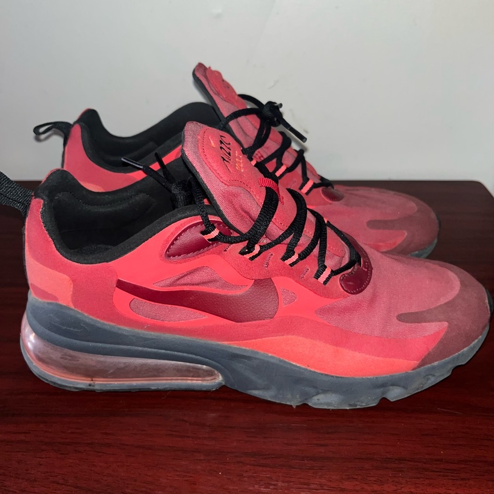 Men’s Red suede air max
Gently worn
Great collection addition